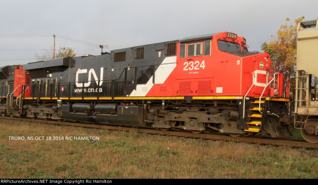 CN 2324